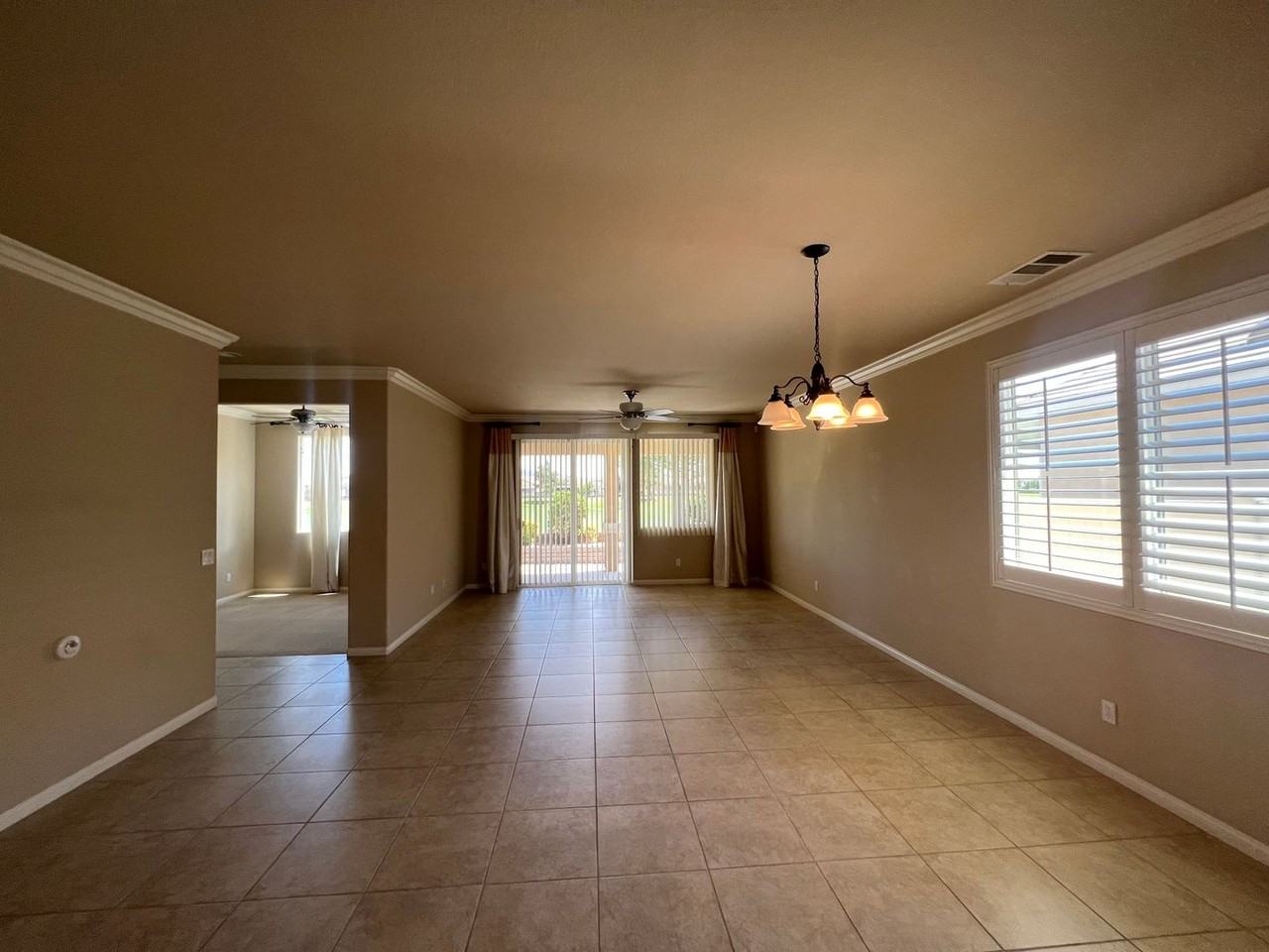 10333 Darby Rd - Photo 5 of 19