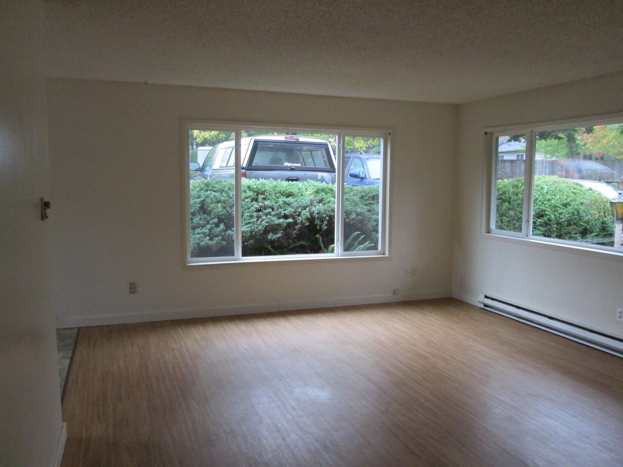 9509 Sw Hall Blvd - Photo 2 of 7