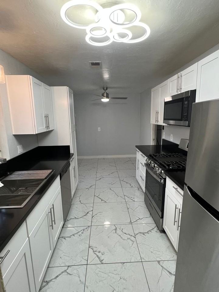 5478 Mary Lane Dr - Photo 3 of 50