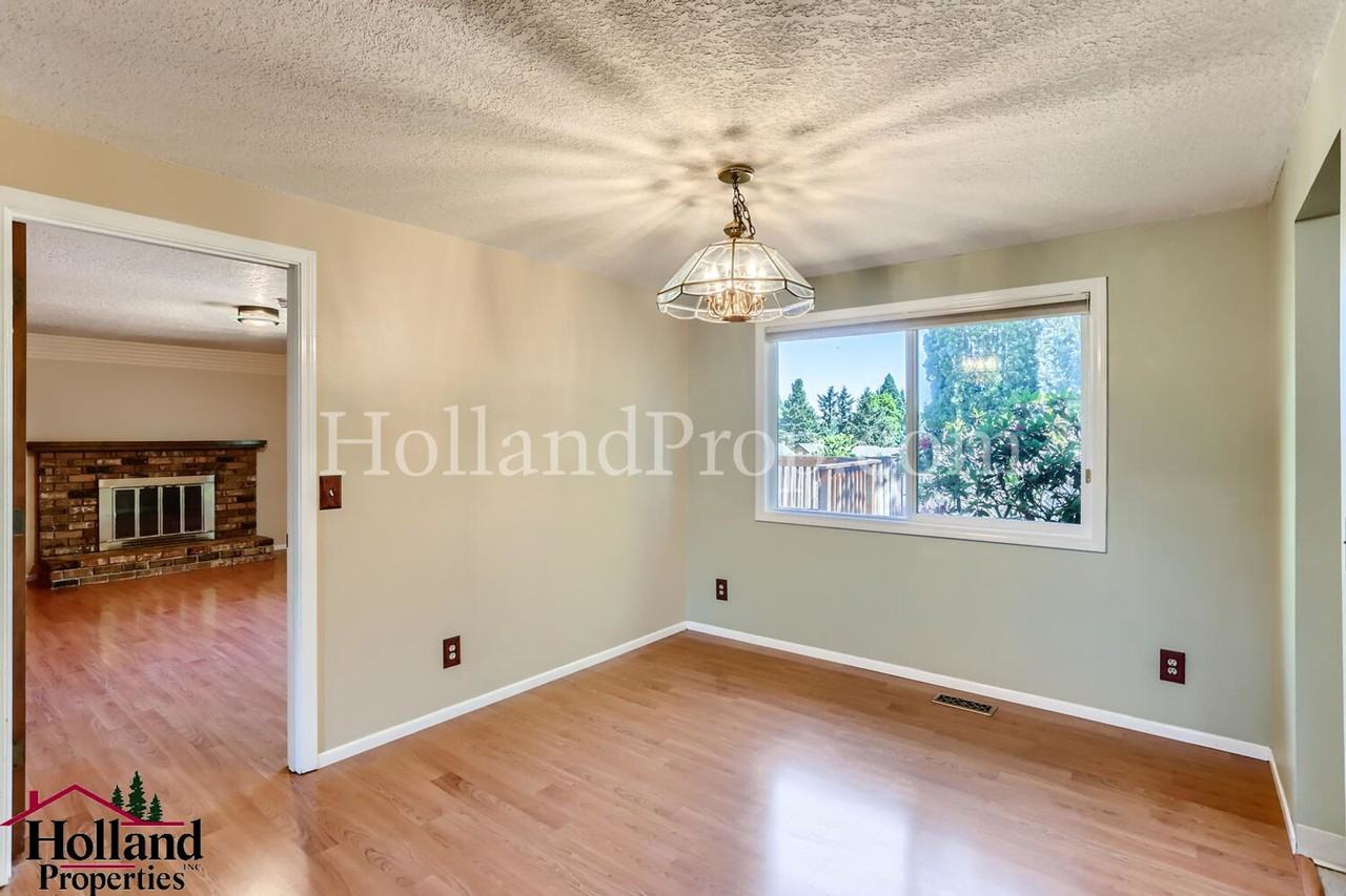 17267 Sw Barcelona Way - Photo 4 of 28