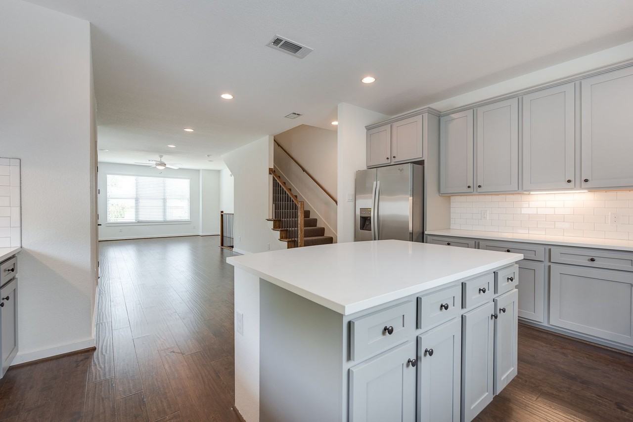 2618 Lubbock Ave - Photo 5 of 11