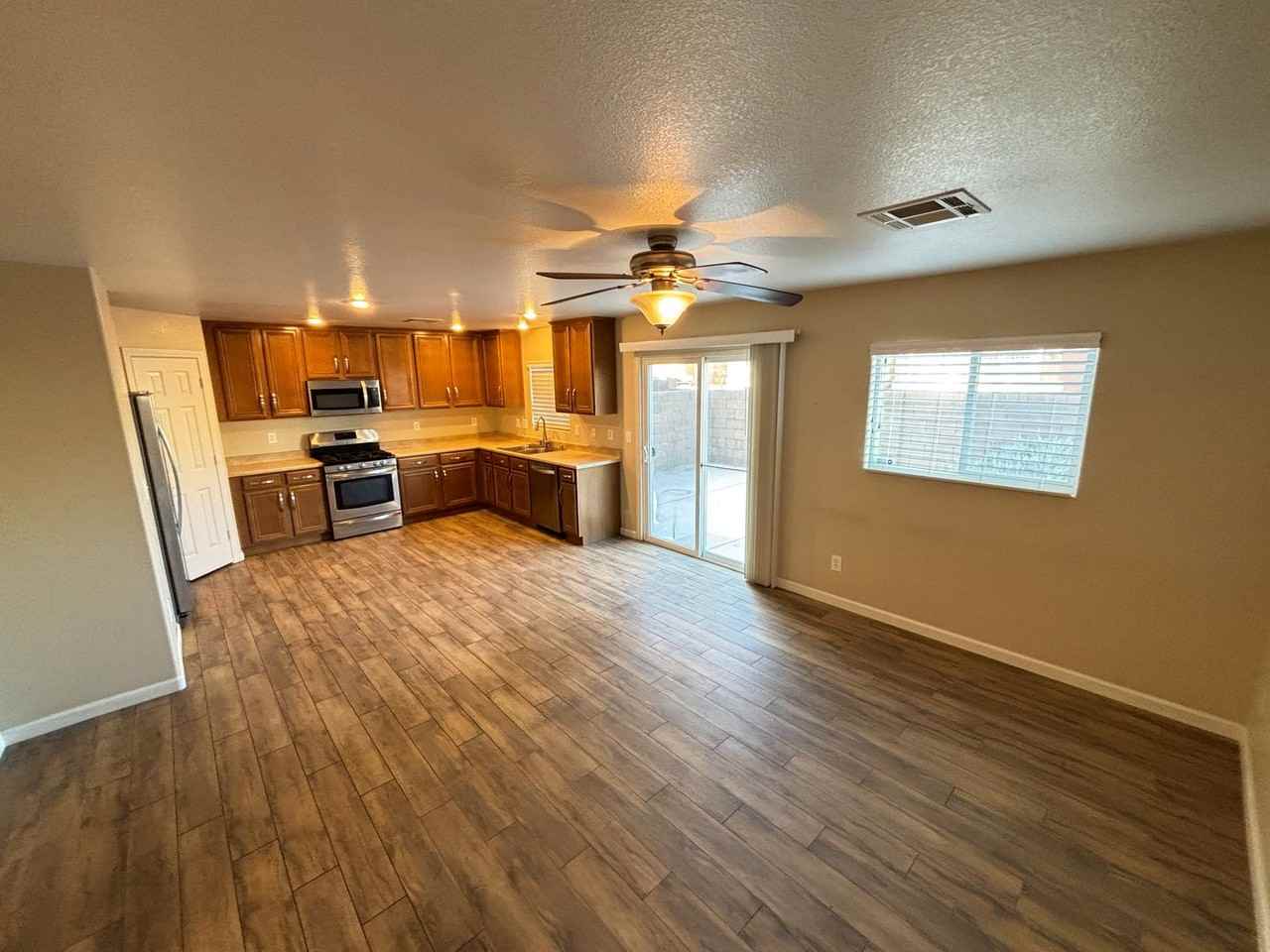 8282 Time Machine Ave - Photo 5 of 28