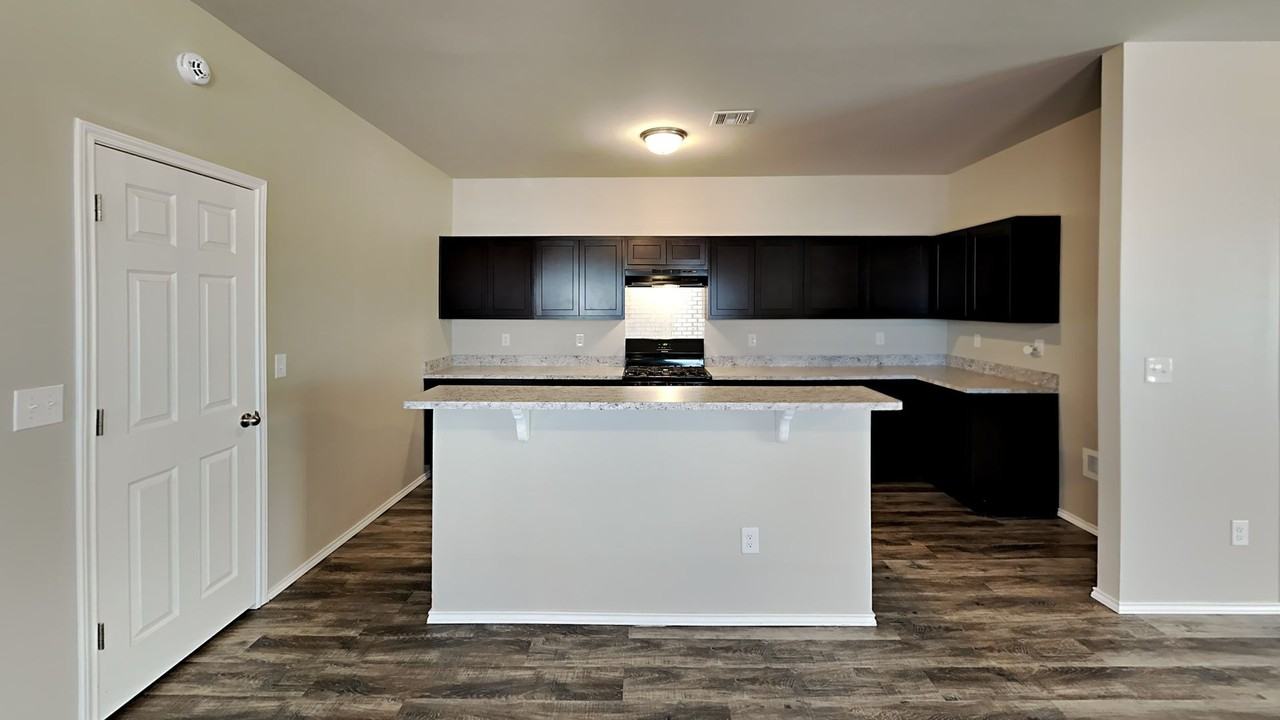 10013 Copperhead Rd - Photo 5 of 16