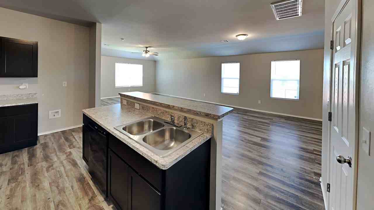 10013 Copperhead Rd - Photo 6 of 16