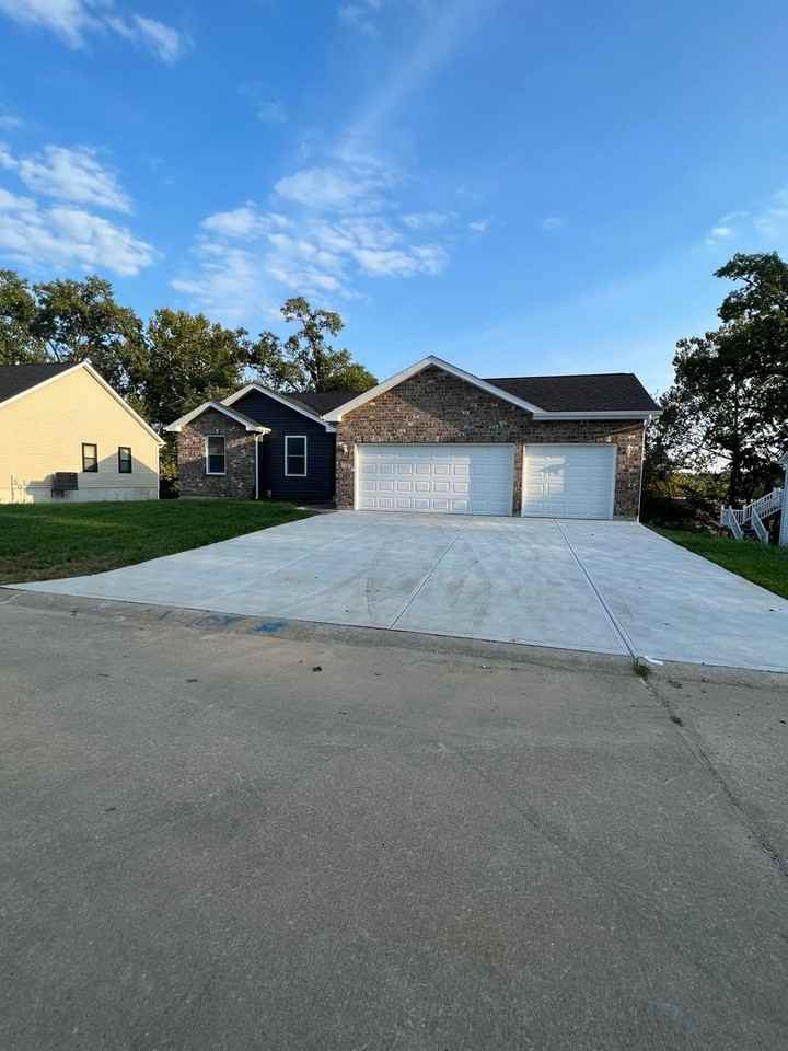 192 Oak Hill Holw - Photo 2 of 19