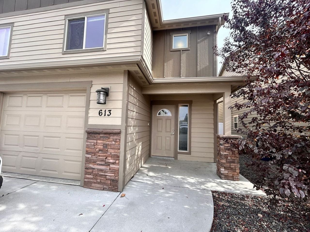 611 - 613 Chronicle - Photo 2 of 26