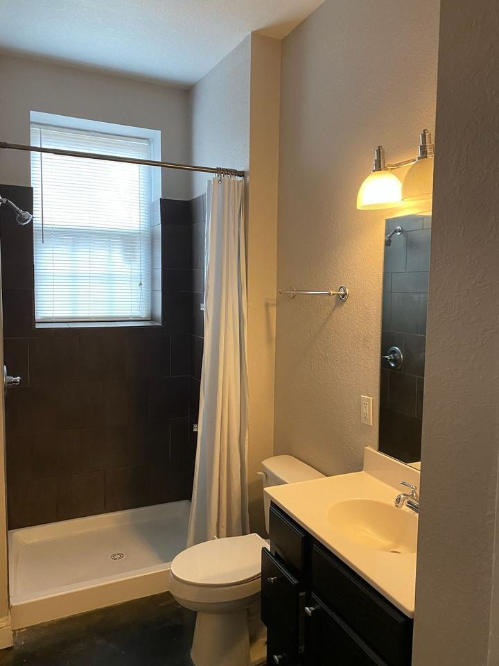 Large, updated 2 bed/1 bath "loft - Photo 6 of 8