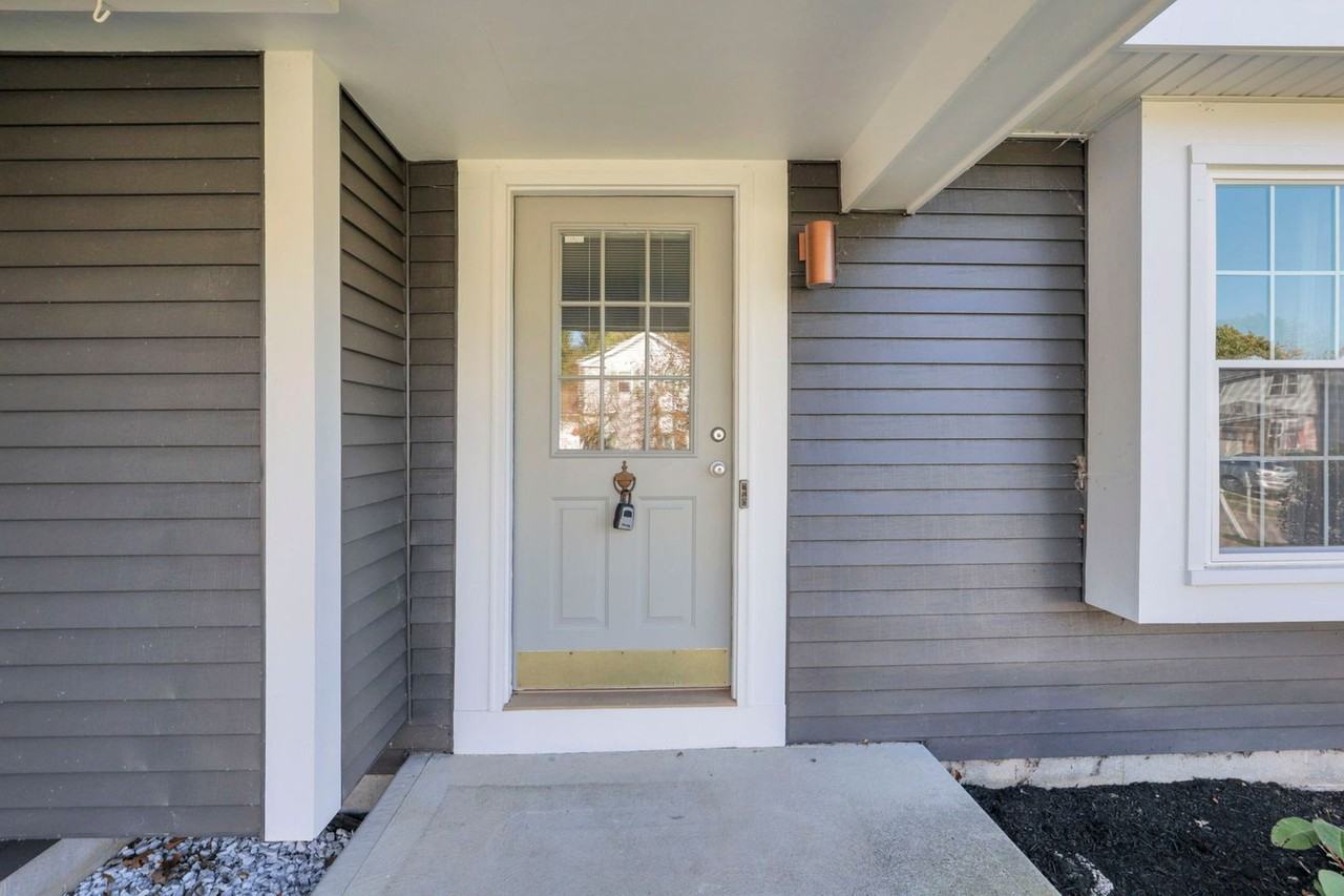 5399 Thornburg Ct - Photo 5 of 50