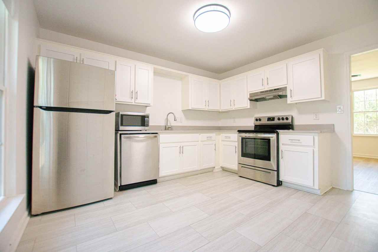 2340 N Ford St - Photo 4 of 14