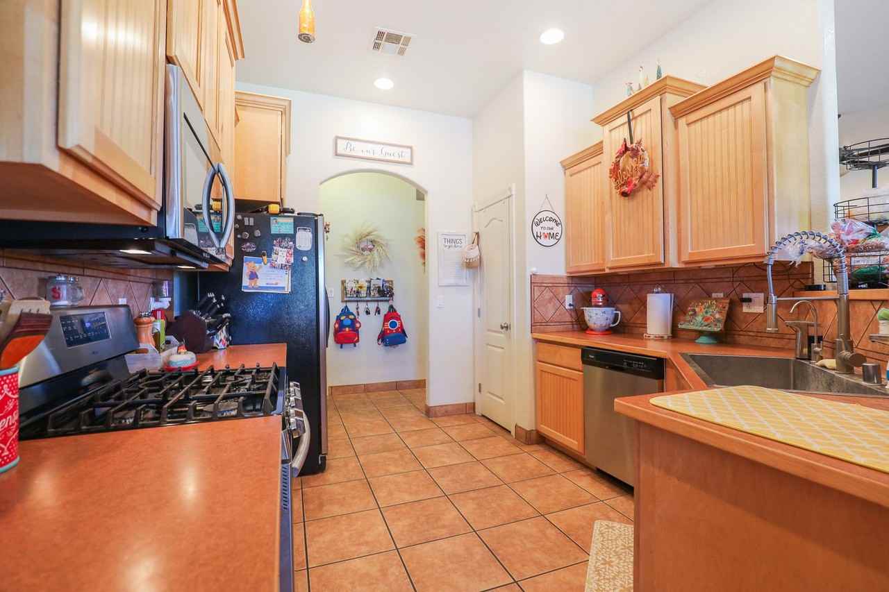 3813 Driftwood Ave - Photo 5 of 25