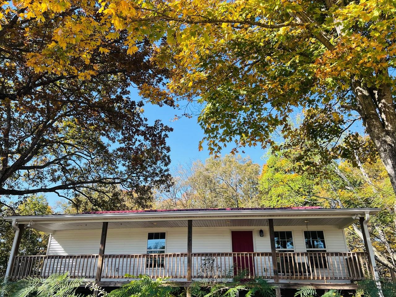 4693 Hydro Pondsville Rd - Photo 2 of 34