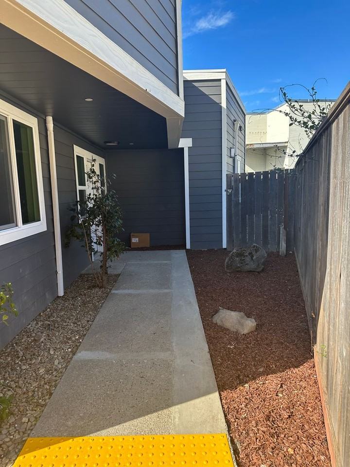 1045 3rd St - Photo 2 of 18