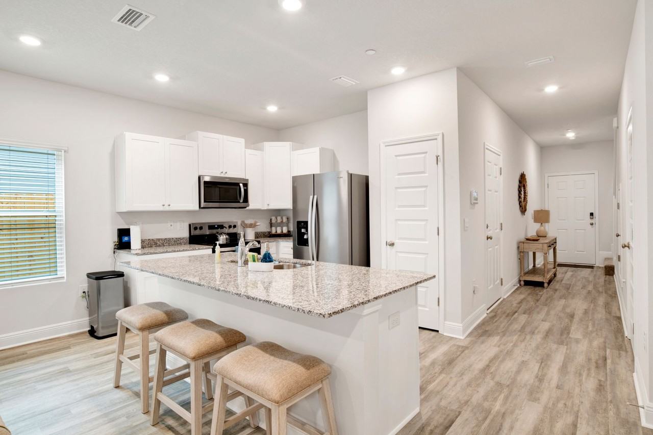 8462 Bluejack Dr - Photo 3 of 14