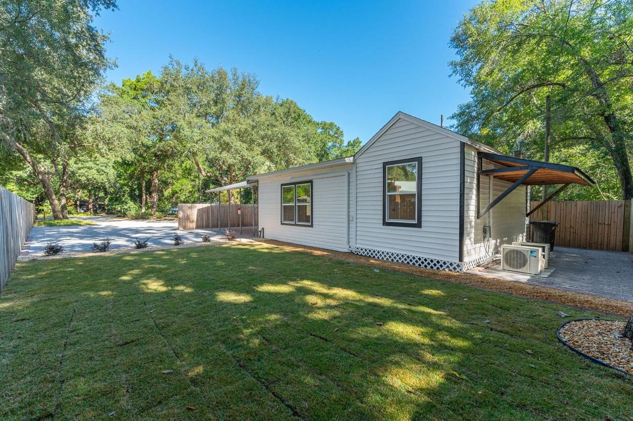 696 Persimmon Street - Photo 3 of 35