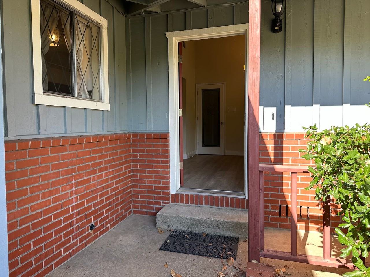 1942 Lindeena Ln - Photo 3 of 49