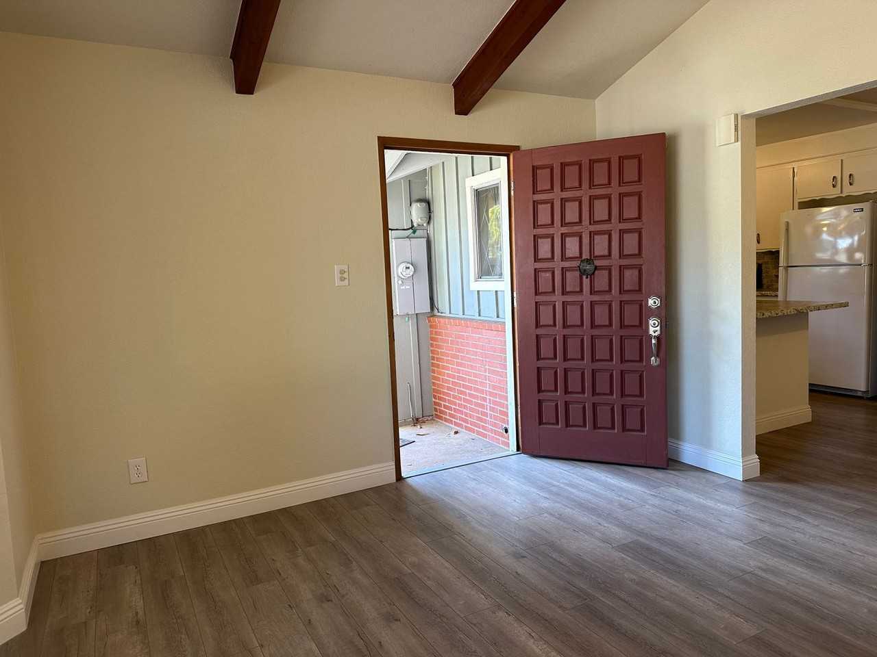 1942 Lindeena Ln - Photo 4 of 49