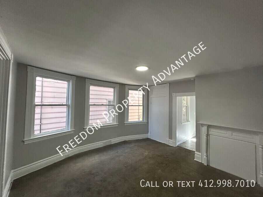 304 Walnut St - Photo 3 of 18