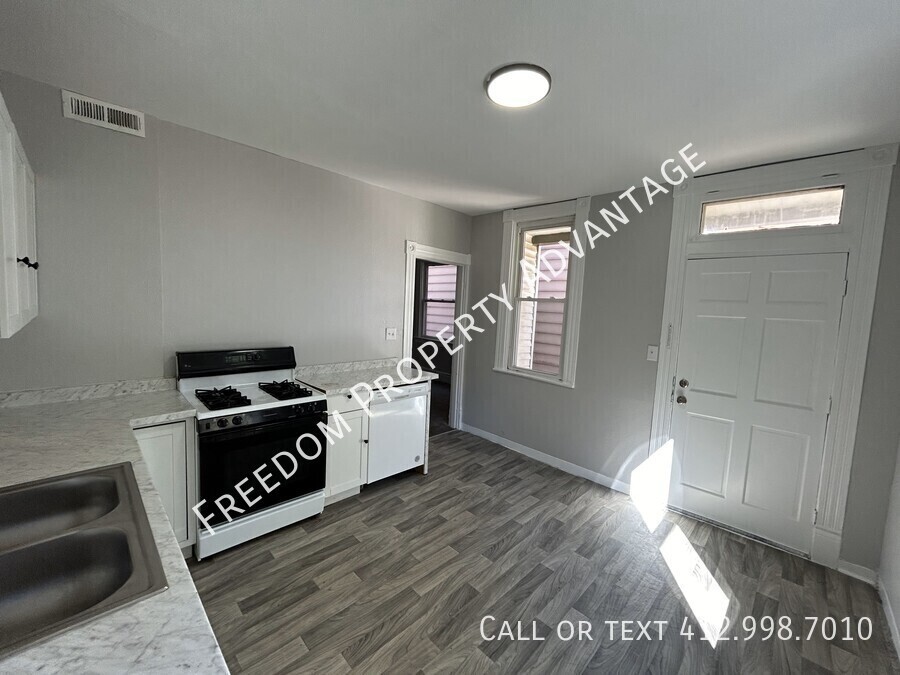 304 Walnut St - Photo 2 of 18