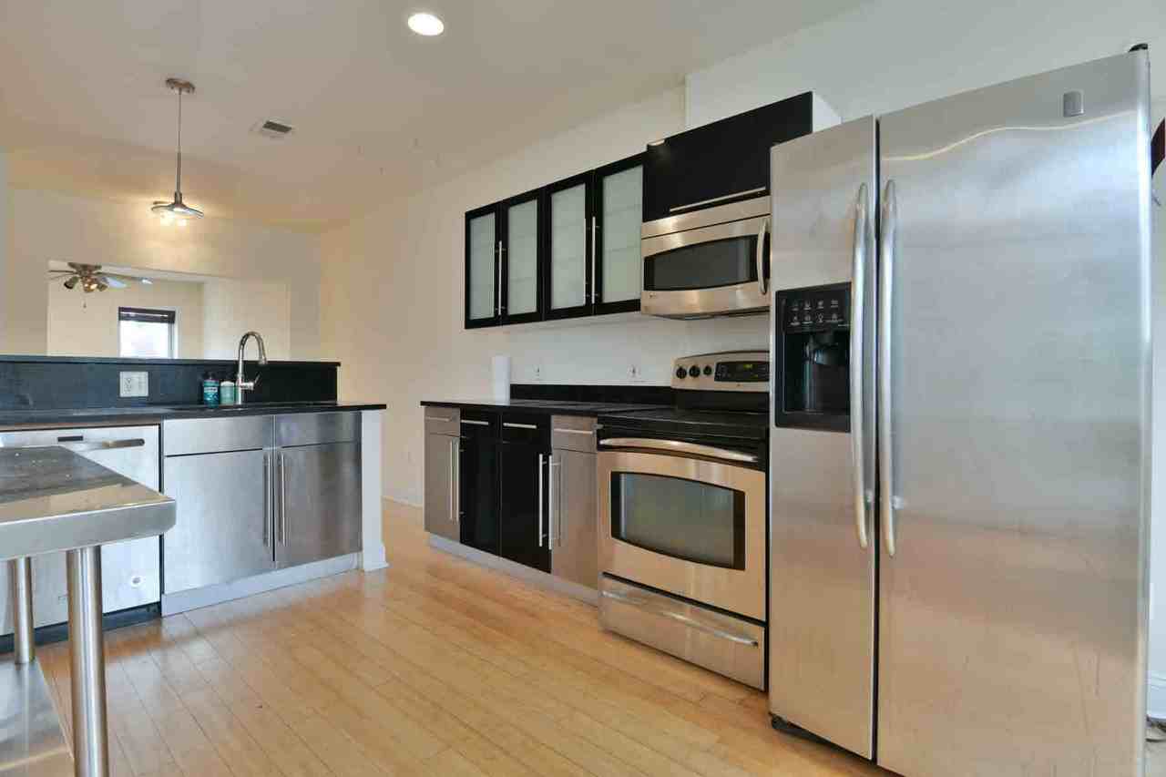714 Rock Creek Church Rd Nw #2 - Photo 3 of 26