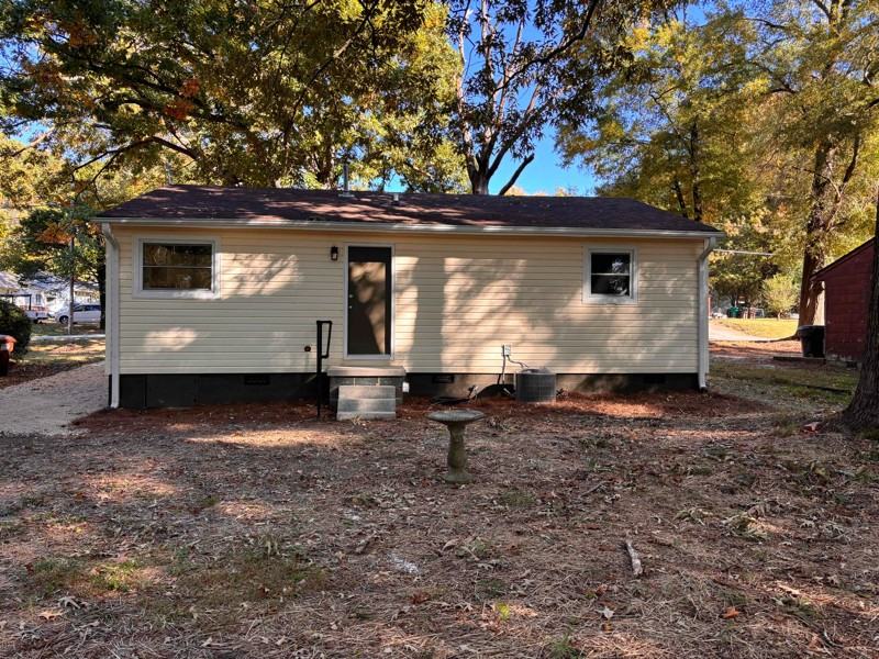 1813 Blain St - Photo 4 of 18