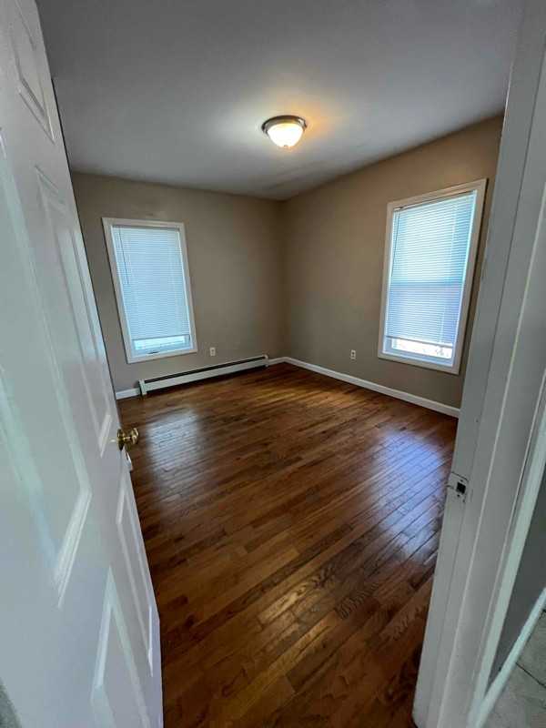 517 Hillsboro Street - Photo 3 of 9