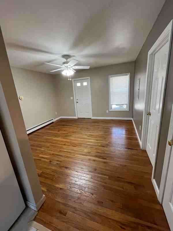 517 Hillsboro Street - Photo 4 of 9