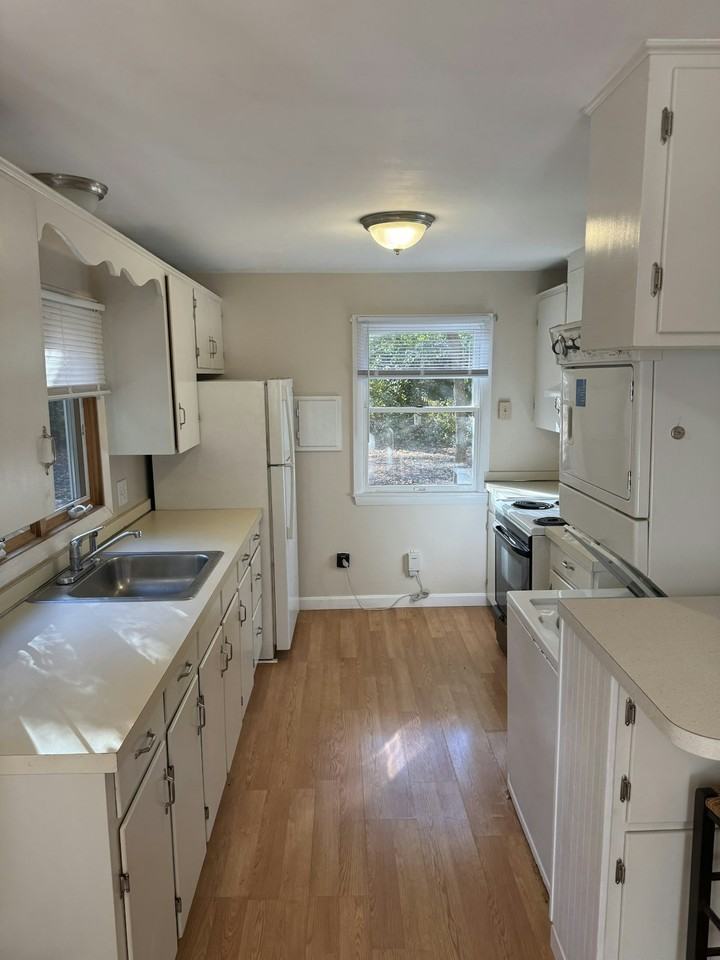 85 Toll Gate Rd - Photo 2 of 7