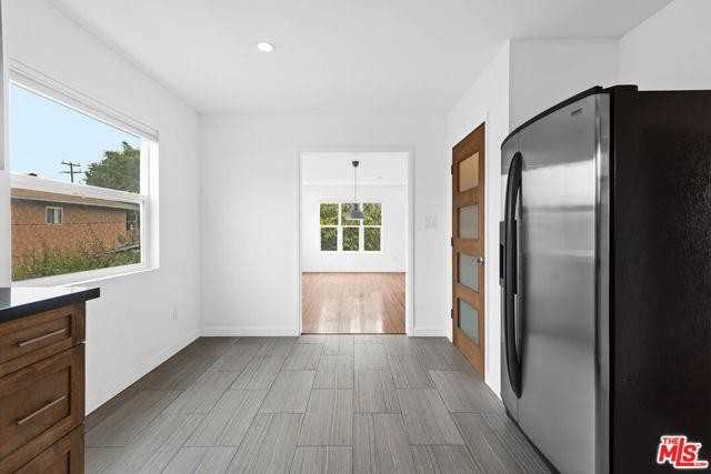 653 Sunset Ave #B - Photo 3 of 8