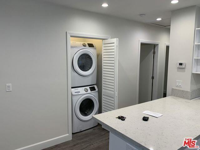 2639 Rich St - Photo 2 of 8