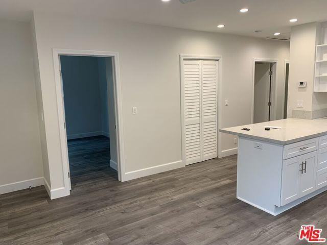 2639 Rich St - Photo 3 of 8