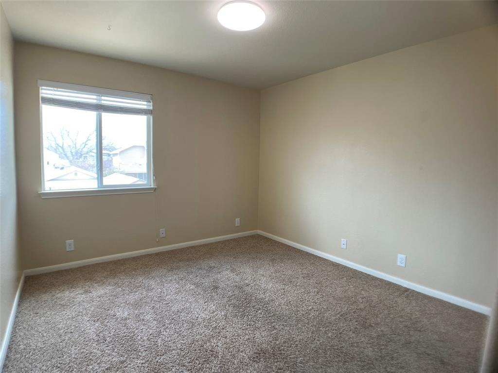 877 Heritage Springs Trl - Photo 3 of 8