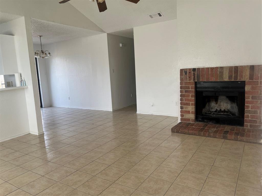 1415 Hermitage Dr - Photo 3 of 8