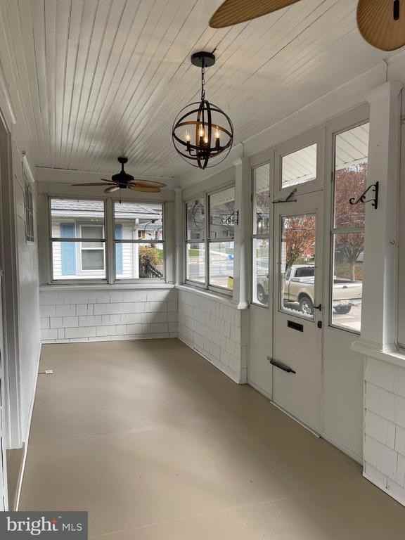 219 Lafayette Rd - Photo 2 of 18