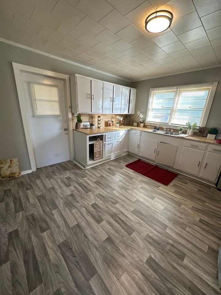3102 S Railroad St - Photo 5 of 16