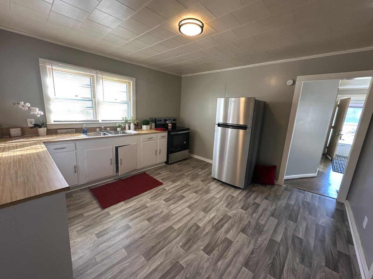 3102 S Railroad St - Photo 6 of 16