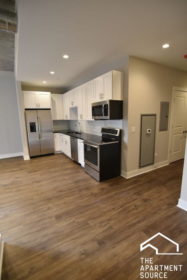 3833 N Broadway St #419