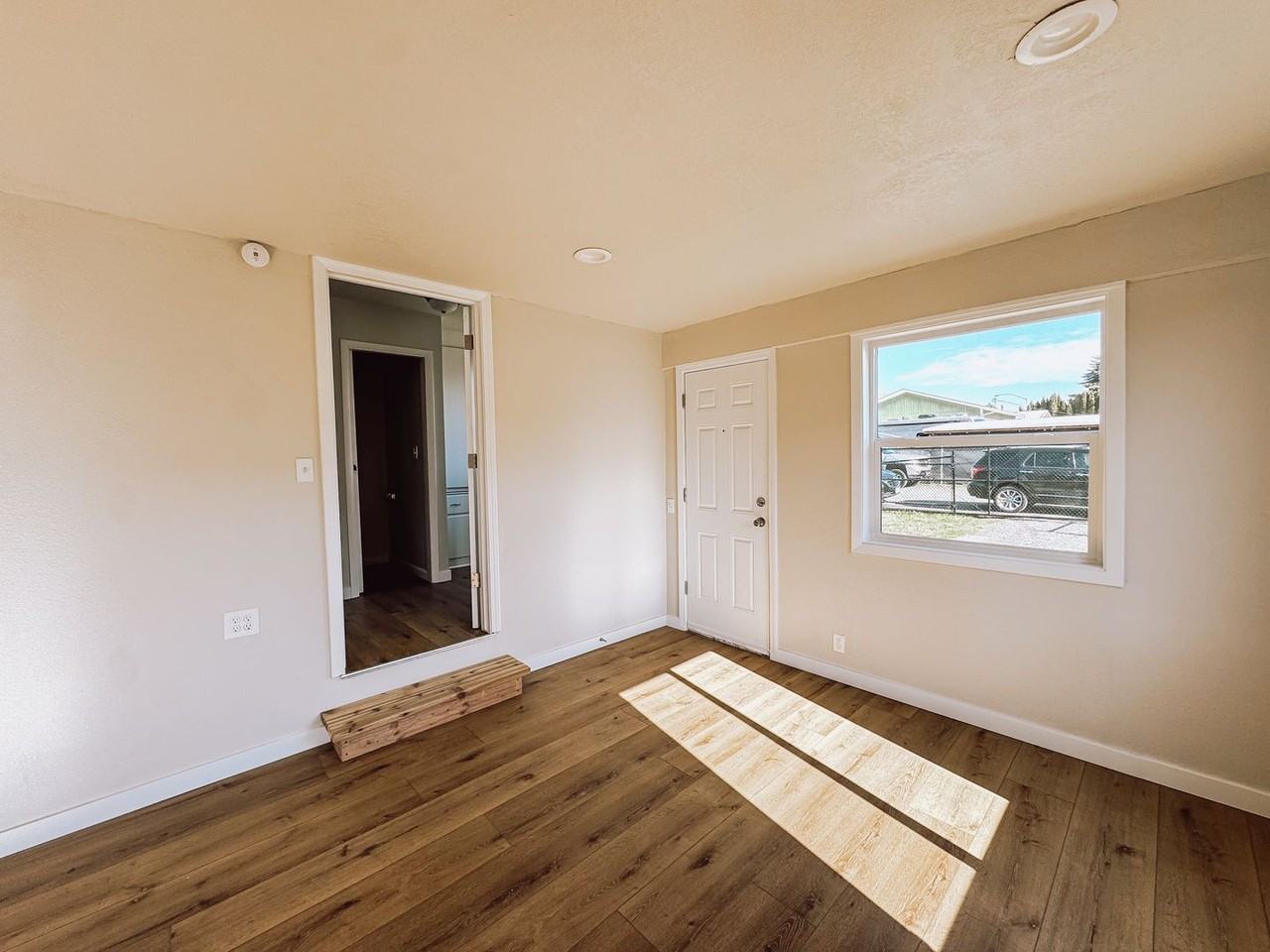 128 Chase St - Photo 5 of 20