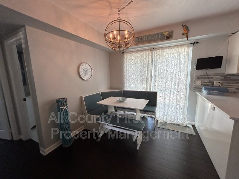 12731 82nd Ave - Photo 5 of 21