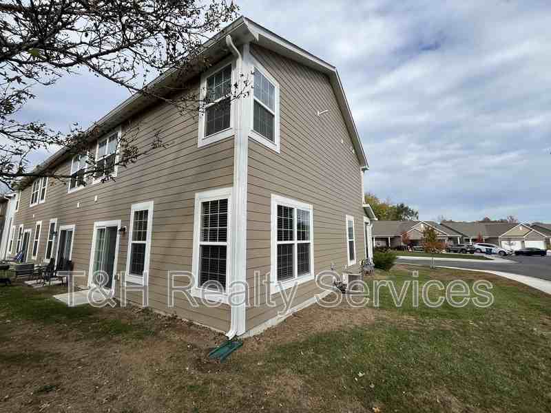 4219 Brownstone Pl - Photo 3 of 27