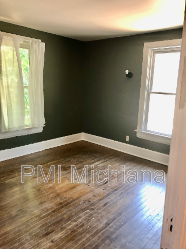 1022 Woodward Ave #1-2 - Photo 7 of 10