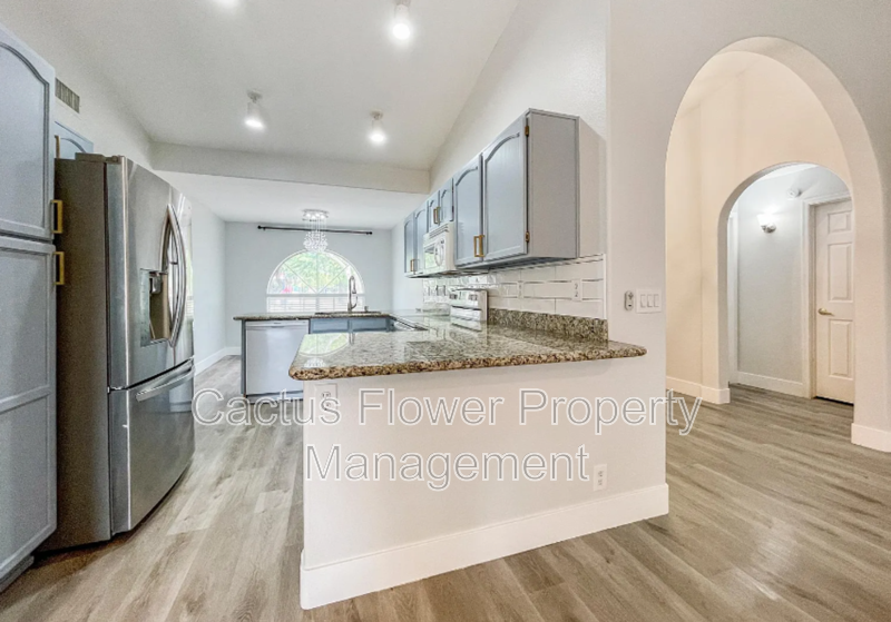 691 W Fairview St - Photo 6 of 28