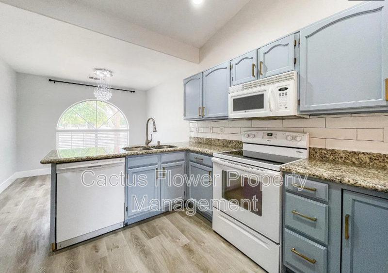 691 W Fairview St - Photo 7 of 28