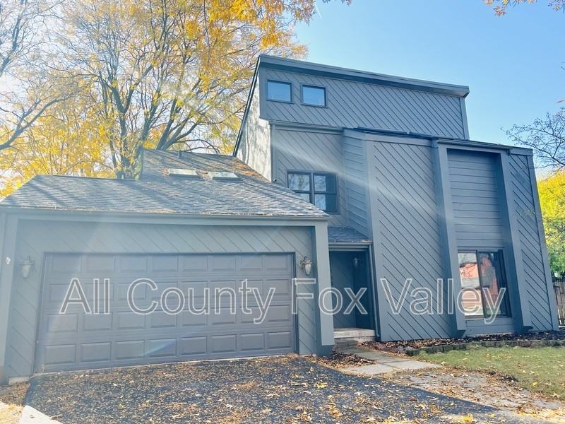 1134 Lakeside Ct - Photo 3 of 38