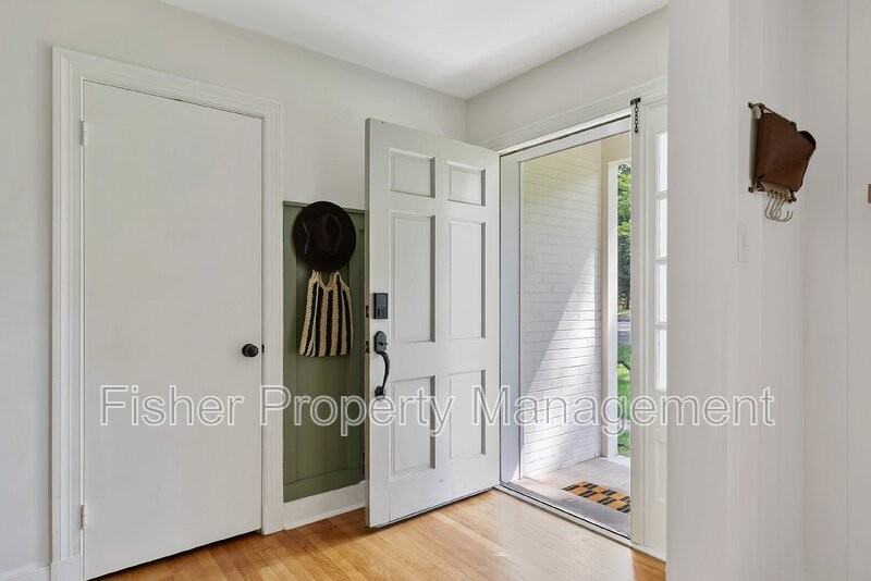 3220 Kenmore Rd - Photo 3 of 34