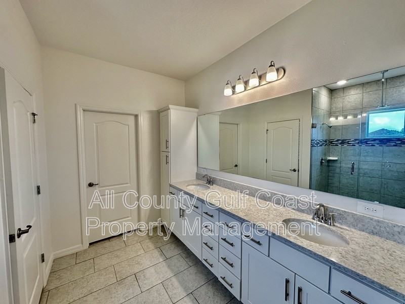 2217 Citrus Breeze Dr - Photo 4 of 16