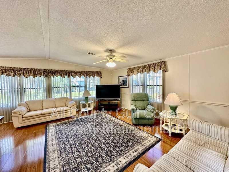 2193 Quiet Way - Photo 3 of 12