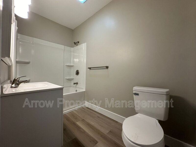 1015 N 8th St - Photo 6 of 14