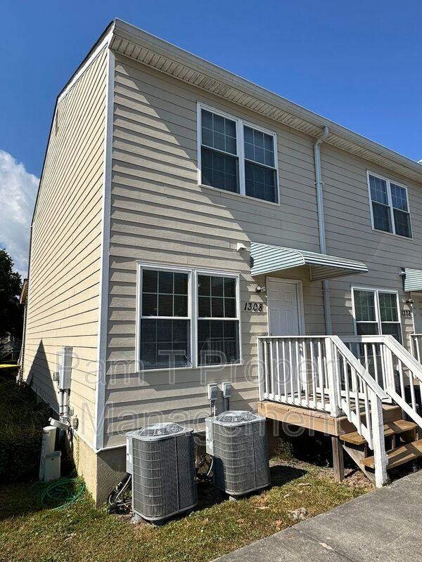 1308 Dieter St - Photo 4 of 20