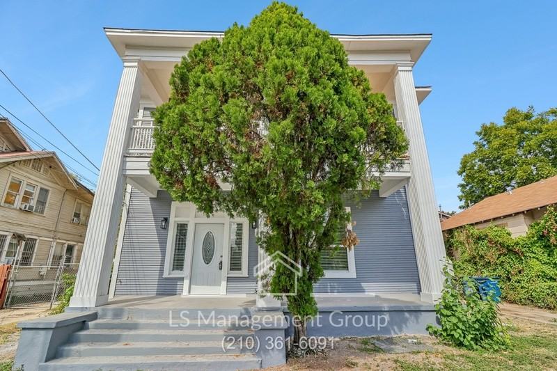 623 W Elmira St - Photo 2 of 46