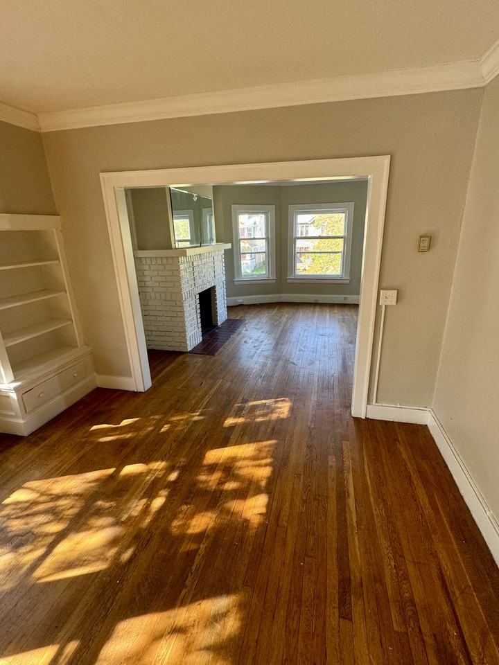 1637 Eddington Rd - Photo 2 of 8